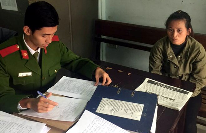 Phục kích bắt gọn "nữ quái" nhảy đồ trong kí túc xá - 1