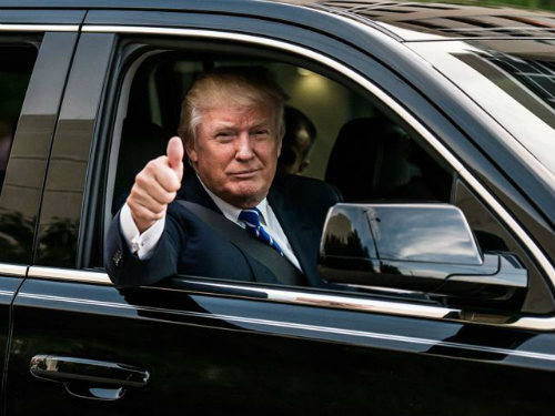 Siêu xe limousine mới của ông Donald Trump có gì đặc biệt? - 1