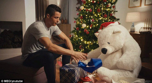 Xuất sắc nhất 2016, CR7 tặng danh hiệu cho đồng đội - 7