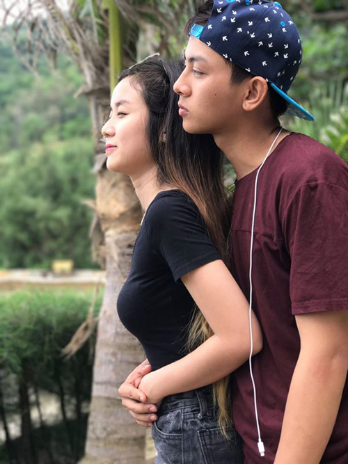 Con trai Hoài Linh liên tục cầu hôn bạn gái 19 tuổi - 2