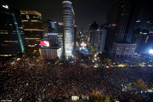 Ảnh: Triệu người biểu tình đòi tổng thống HQ từ chức - 1