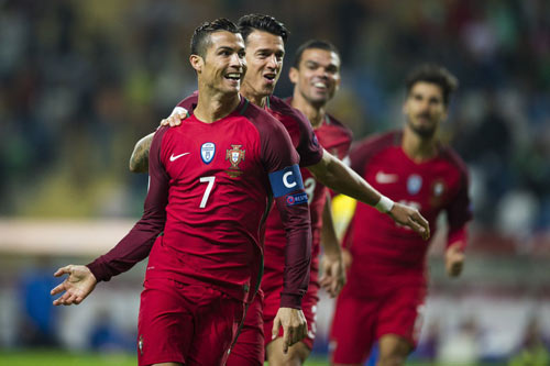 Bồ Đào Nha – Latvia: “Quả bộc phá” Ronaldo - 1