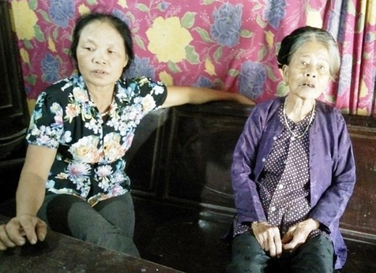 Cụ bà 87 tuổi nuôi 2 con tâm thần đã được hưởng hộ nghèo - 1