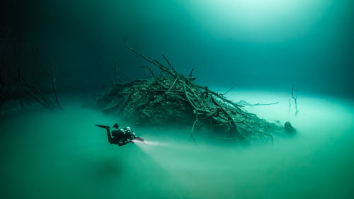 Khám phá hồ nước ngầm bí ẩn ở Mexico - 1