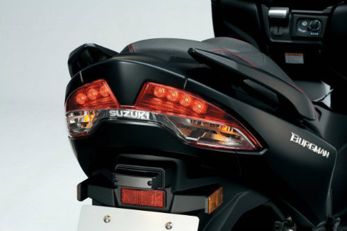 2017 Suzuki Burgman 400 tươi mới, thể thao hơn - 3