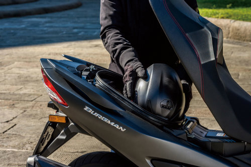 2017 Suzuki Burgman 400 tươi mới, thể thao hơn - 4