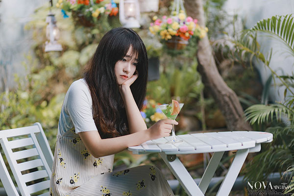 Thiếu nữ Sài thành có đôi mắt buồn thay đổi chóng mặt - 12