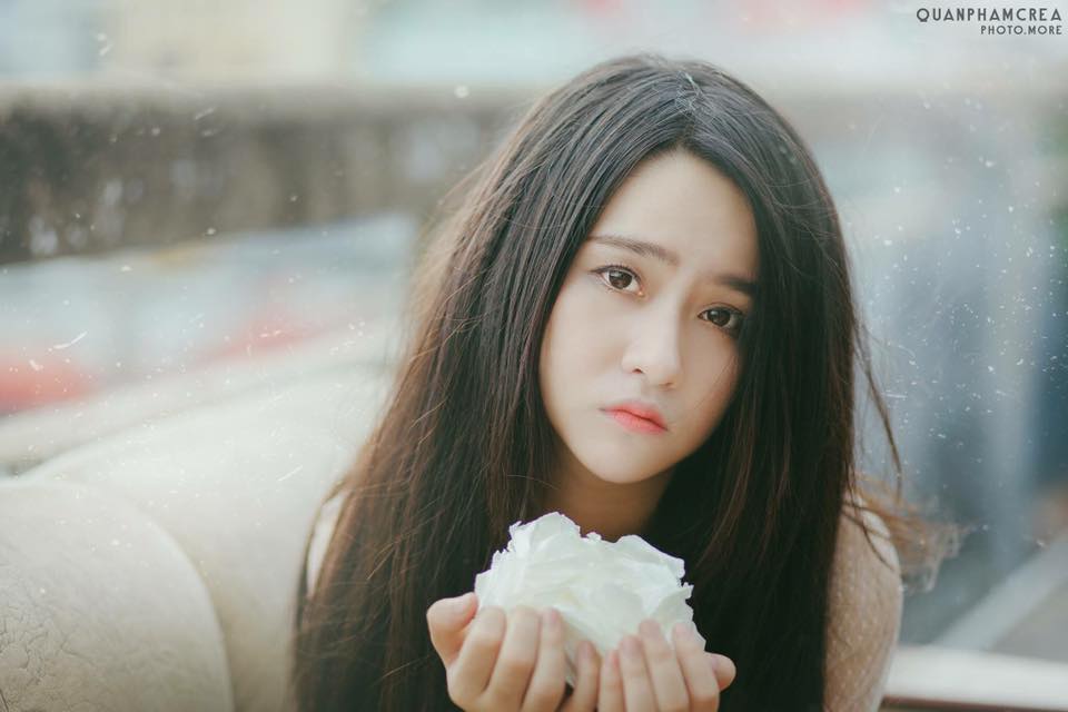 Thiếu nữ Sài thành có đôi mắt buồn thay đổi chóng mặt - 11