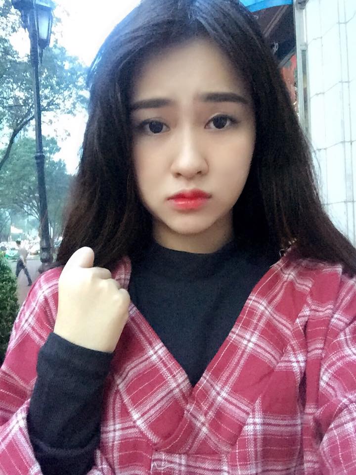 Thiếu nữ Sài thành có đôi mắt buồn thay đổi chóng mặt - 5