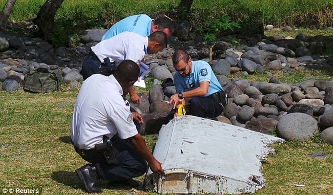 Cơ trưởng MH370 đâm xuống biển để cứu hàng ngàn người? - 2