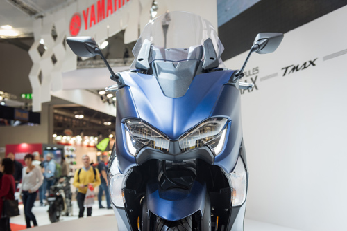 Yamaha trình làng xe tay ga TMAX tại EICMA 2016 - 4