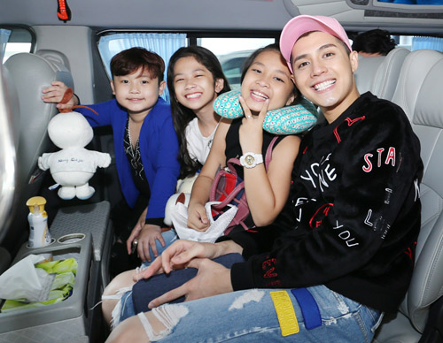 Noo Phước Thịnh đưa mẹ du ngoạn xứ chùa vàng - 6