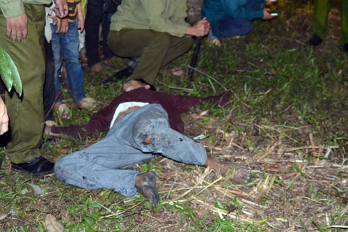 Thanh niên, già làng tung tăng chân trần lao vào lửa đỏ - 14