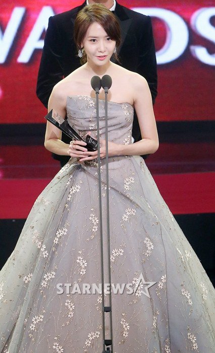 Chi Pu xinh như công chúa, được báo Hàn hết lời ca ngợi - 3