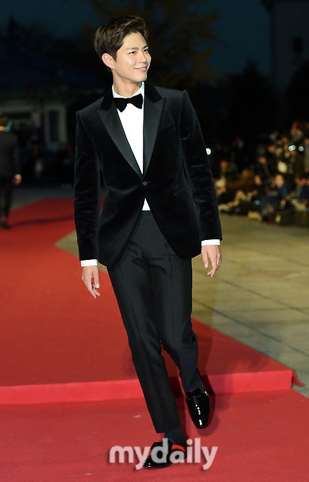 Chi Pu xinh như công chúa, được báo Hàn hết lời ca ngợi - 6