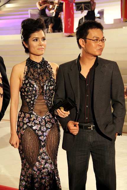 Sao Việt và phục trang "không giống ai" trên sân khấu - 8