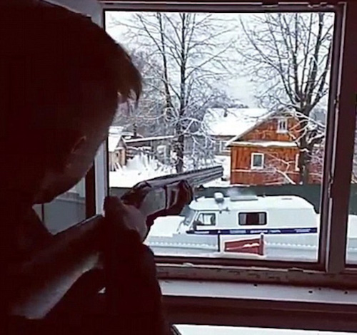 Nga: Cặp thiếu niên "live" cảnh đấu súng với cảnh sát rồi tự tử - 1