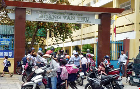 Đà Nẵng mở toang trường học vào ban đêm - 1