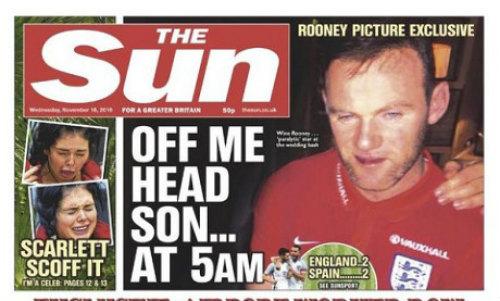 Rooney chìm trong “biển rượu”, bị fan nhiếc móc thậm tệ - 1