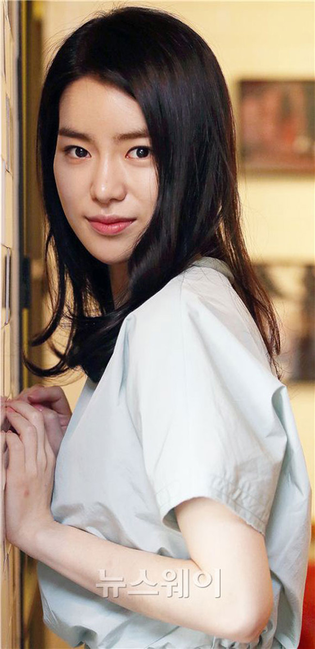 Đóng phim 19+ chán, Lim Ji Yeon lại quay về với một vai diễn trong sáng trong High Society.