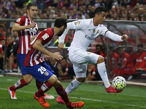 Real đá derby Madrid: “Cột chống trời” Ronaldo - 1
