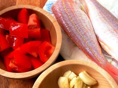 Bữa trưa ngon miệng với món cá hồng sốt cà chua - 3