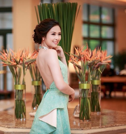 Những lần mặc sexy, cá tính hiếm hoi của HH Ngọc Hân - 6