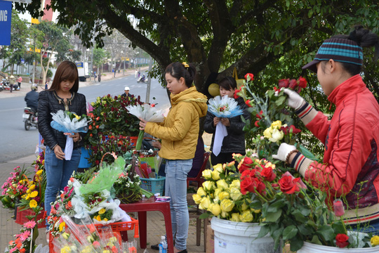 "Mua vàng còn dễ hơn mua hoa Đà Lạt" - 9