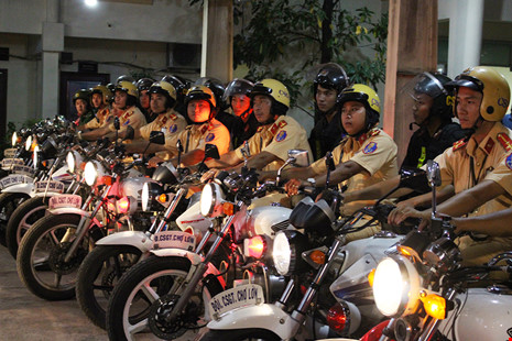 Truy quét “quái xế” trong đêm trước thềm AFF Cup - 1