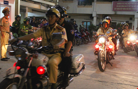 Truy quét “quái xế” trong đêm trước thềm AFF Cup - 2