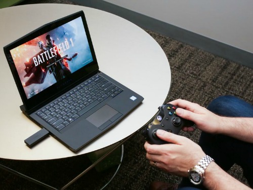 Alienware 13 R3 &#40;OLED&#41;: Laptop chơi game tích hợp công nghệ thực tế ảo VR - 1