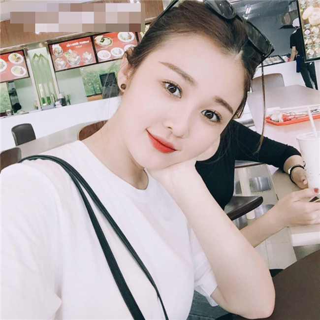 Ít người nào có thể đoán ra rằng, Thủy tốt nghiệp khoa Giáo dục, Đại học KHXH&NV TP.HCM.