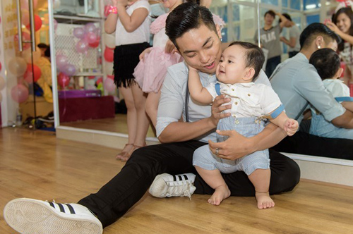 Nhiều mày râu "thua" chồng kém 12 tuổi của Khánh Thi! - 2