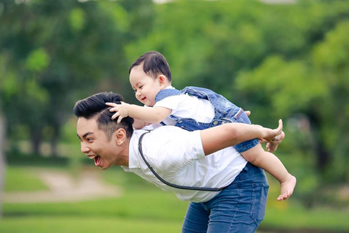 Nhiều mày râu "thua" chồng kém 12 tuổi của Khánh Thi! - 5