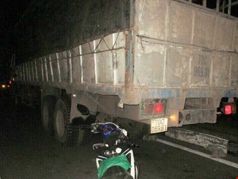 Ô tô vi phạm bị tráo vỏ trong bãi giữ xe - 1