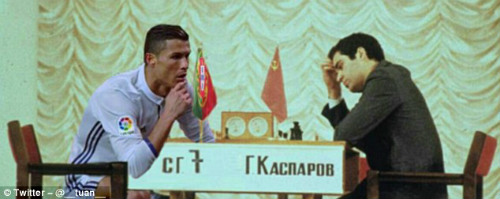 Bị chê đồng tính, Ronaldo đáp trả "OK nhưng tôi giàu" - 3