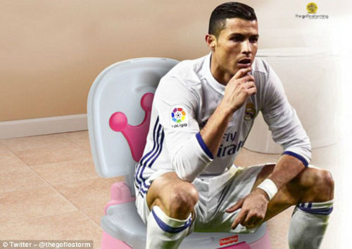 Bị chê đồng tính, Ronaldo đáp trả "OK nhưng tôi giàu" - 6