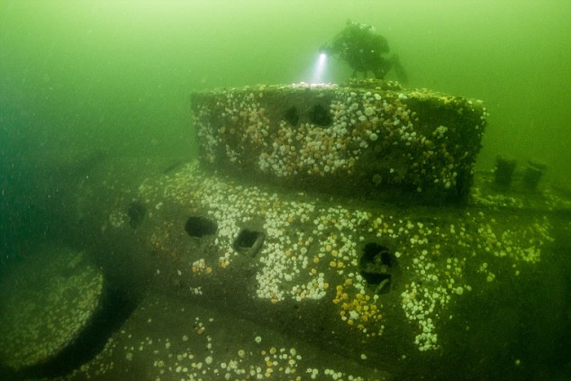 Tìm thấy tàu ngầm Anh chở 29 người đắm cách đây 100 năm - 1