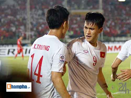 Công Vinh nói tiếng Anh “như gió” với phóng viên quốc tế - 2