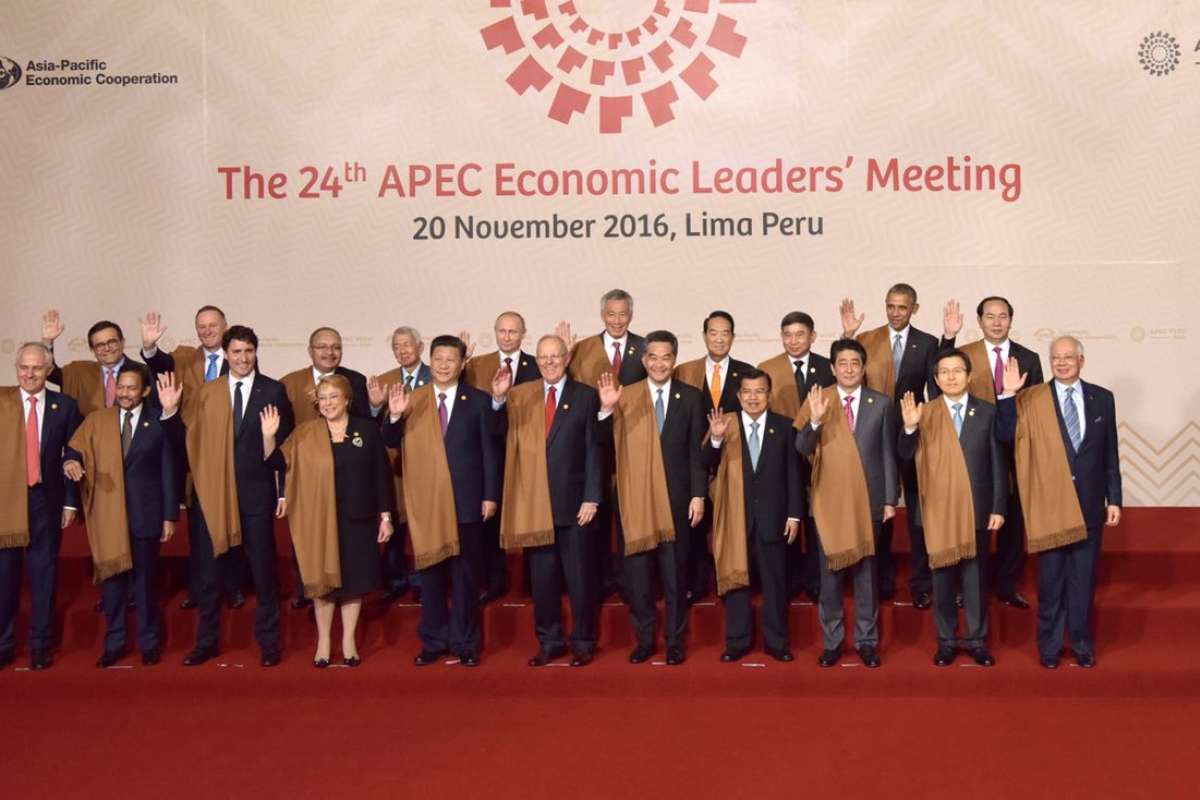 APEC 2016: Nguyên thủ mặc áo len cực hiếm trên thế giới - 1