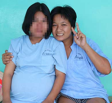 Thế giới của những người mẹ điên - 2