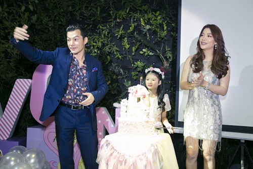 Trương Ngọc Ánh cùng Trần Bảo Sơn mừng sinh nhật con gái - 2