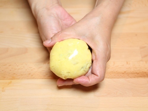 Cơm chiên bọc trứng hình gà con cực đáng yêu cho bé - 6