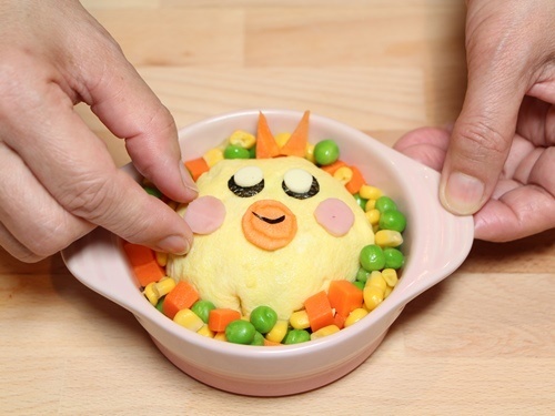 Cơm chiên bọc trứng hình gà con cực đáng yêu cho bé - 8