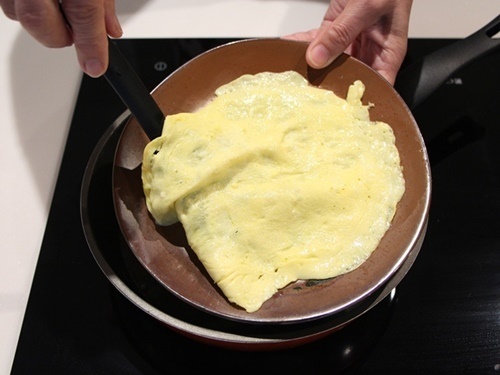 Cơm chiên bọc trứng hình gà con cực đáng yêu cho bé - 3