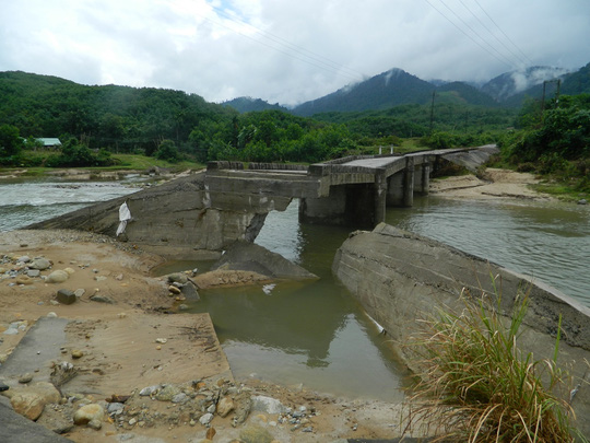 Cầu 1,6 tỉ đồng “không thép” là do thiết kế - 1