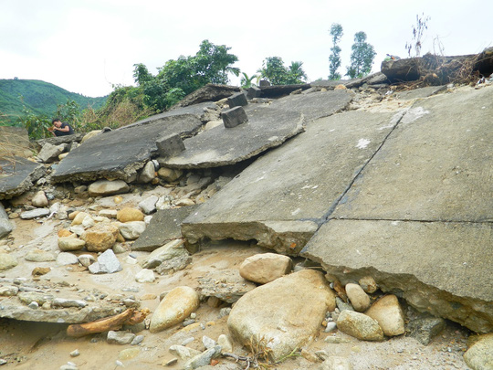 Cầu 1,6 tỉ đồng “không thép” là do thiết kế - 3