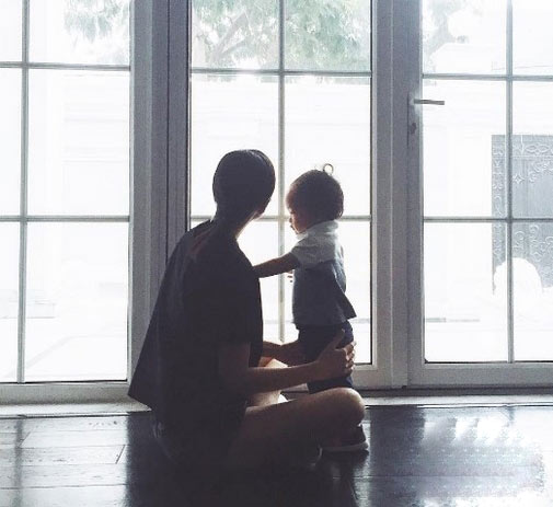 Cuộc sống quá khác biệt của Hà Tăng và em chồng - 2