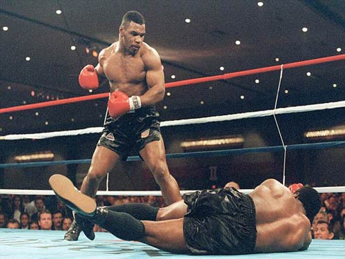 30 năm cú knock-out đưa Mike Tyson thành "Thần" - 4