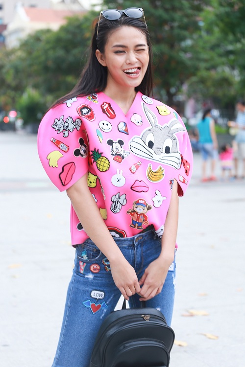 Mặc nắng gắt, mẫu Việt vẫn khoác áo len ngột ngạt - 10